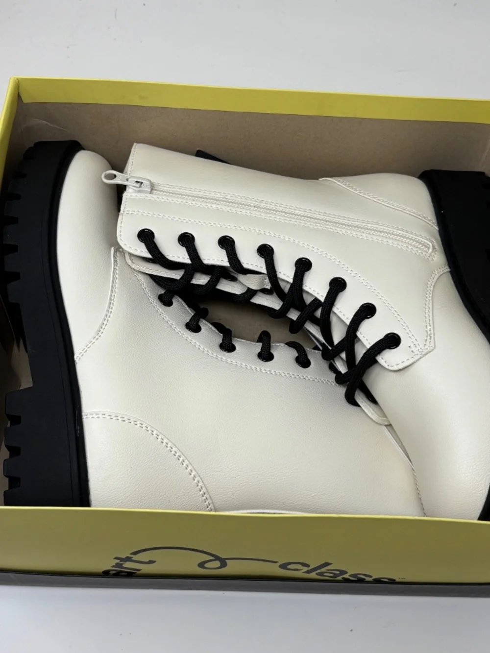 Art Class Girls Size 2 Khari Zip Up Boots Cream Faux Leather Black Lug Soles NEW